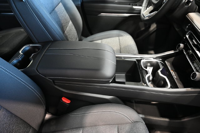 New 2027 Chevrolet Traverse LT w/ LPO, Floor Liner Package AWD/4WD image 20