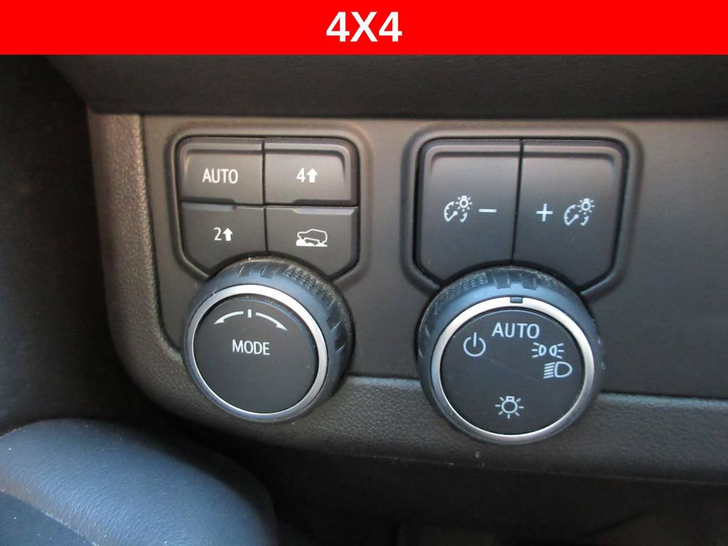 Certified 2021 Chevrolet Tahoe RST w/ Luxury Package AWD/4WD image 32