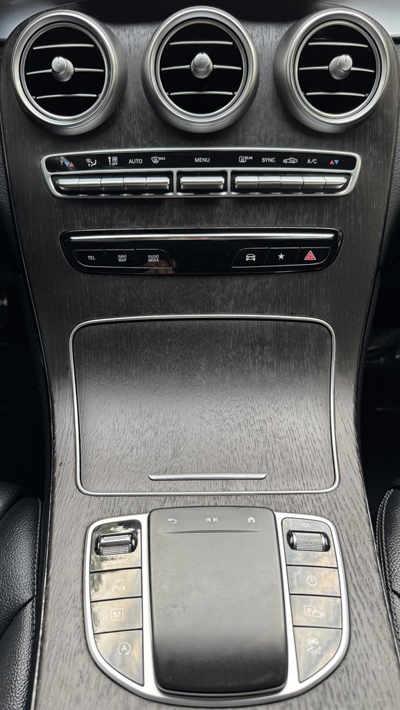 Used 2021 Mercedes-Benz GLC 300 4MATIC w/ AMG Line image 60