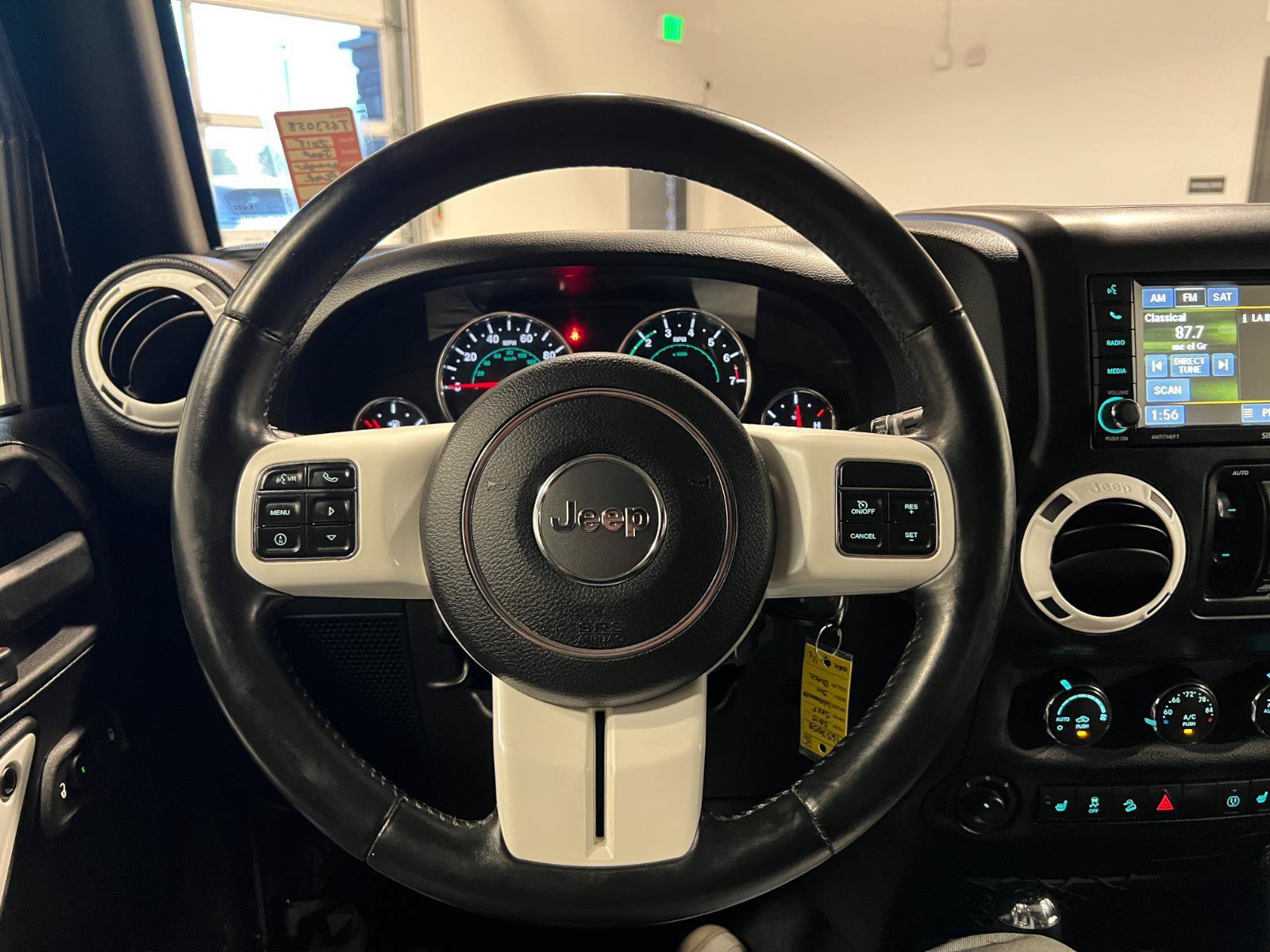 Used 2015 Jeep Wrangler Unlimited Sahara AWD/4WD image 11