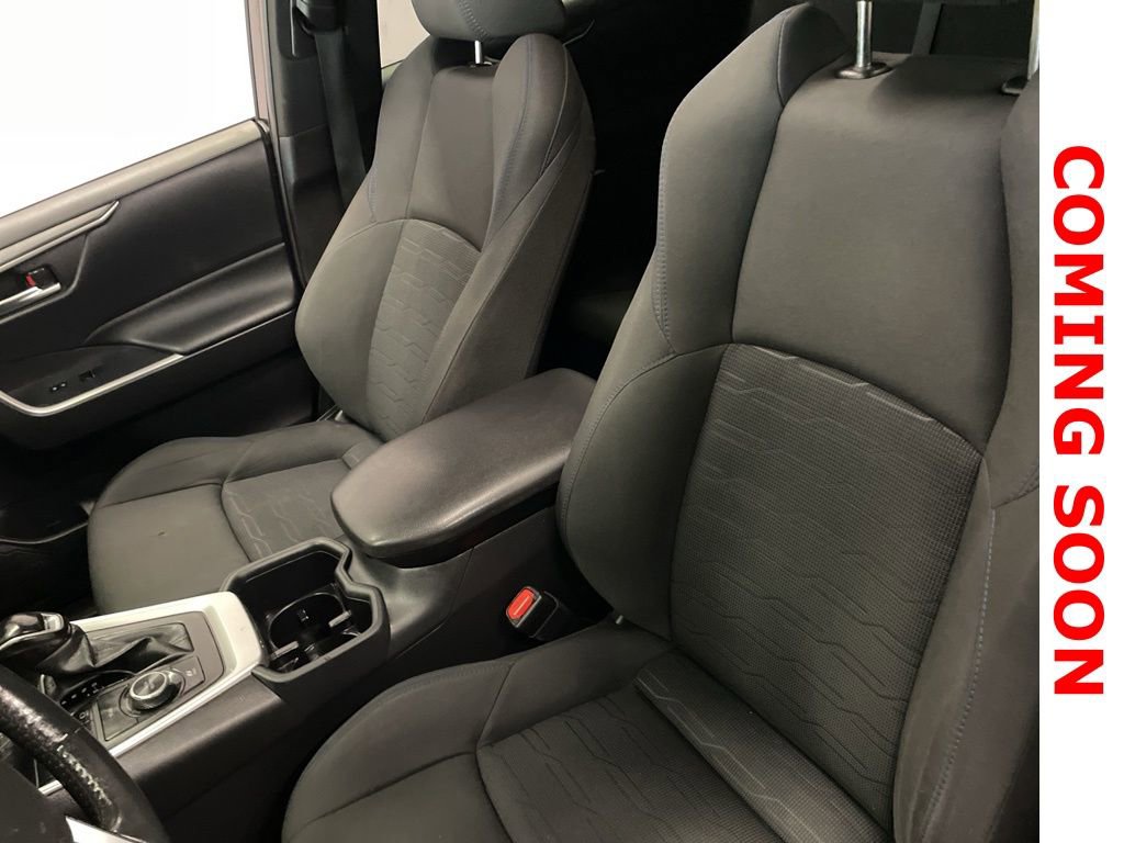 Used 2022 Toyota RAV4 SE w/ Convenience Package image 17