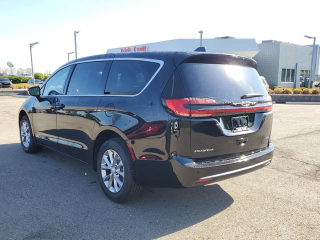 New 2027 Chrysler Pacifica Select AWD/4WD image 5