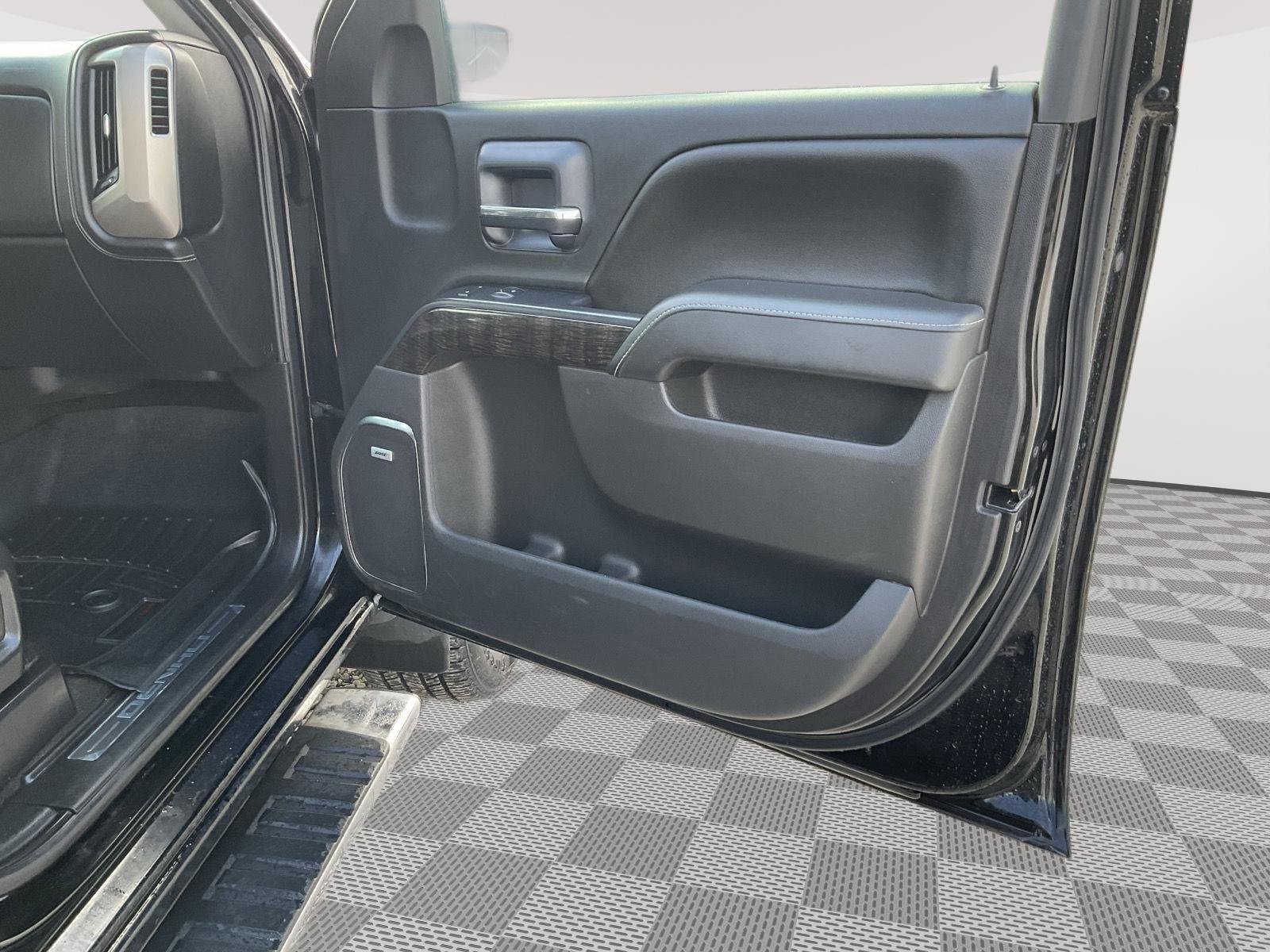 Used 2016 GMC Sierra 2500 Denali w/ Duramax Plus Package image 16