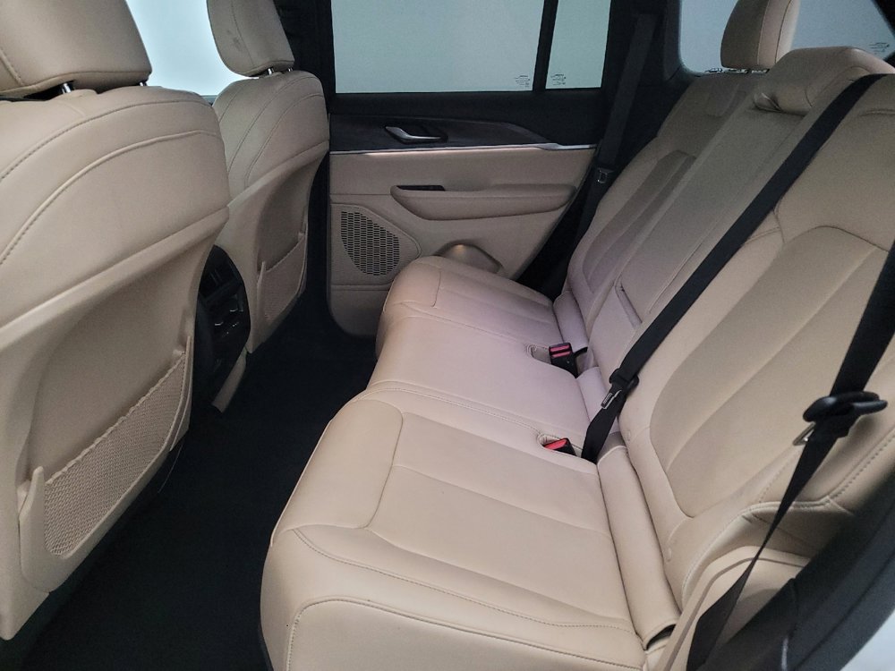 Used 2023 Jeep Grand Cherokee Limited image 18
