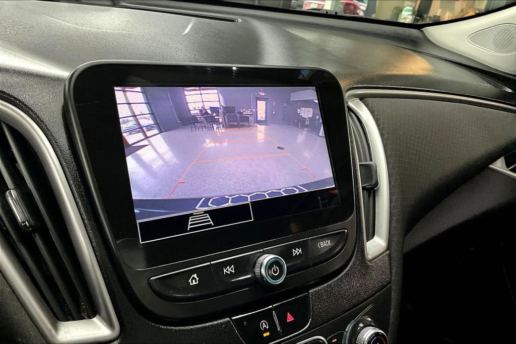 Used 2022 Chevrolet Malibu LT FWD image 13
