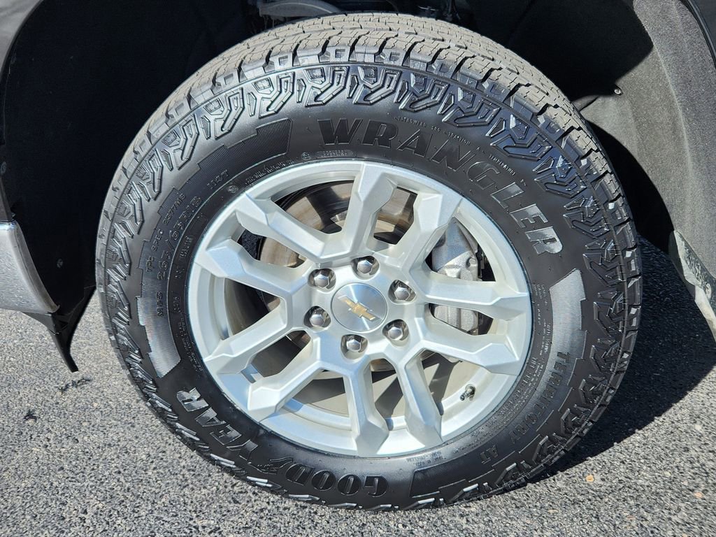 Used 2024 Chevrolet Silverado 1500 LT w/ Z71 Off-Road Package AWD/4WD image 14