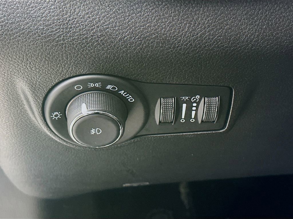 Certified 2022 Jeep Compass Latitude w/ Convenience Group image 18