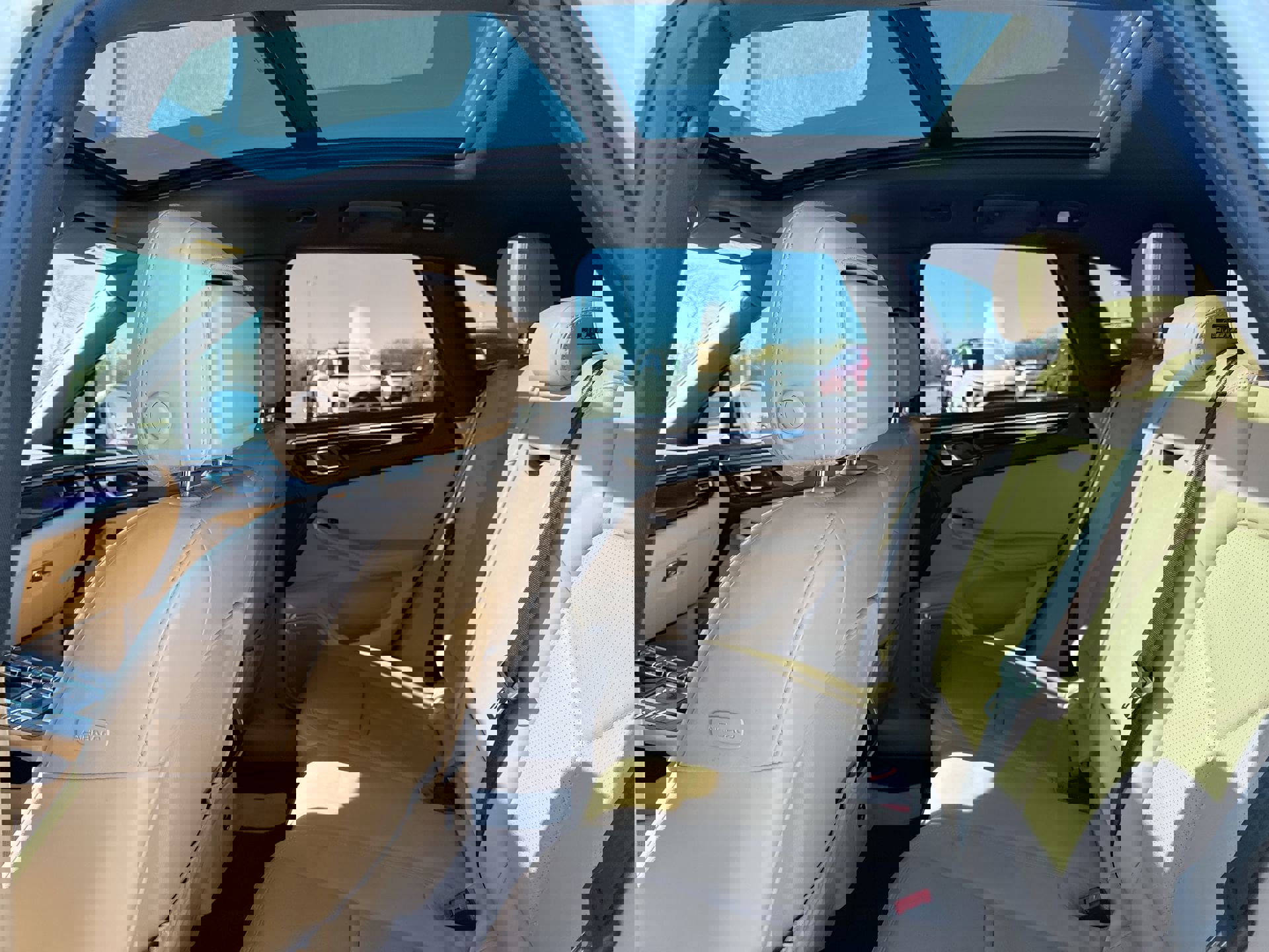 Used 2021 Porsche Macan Premium Plus image 26