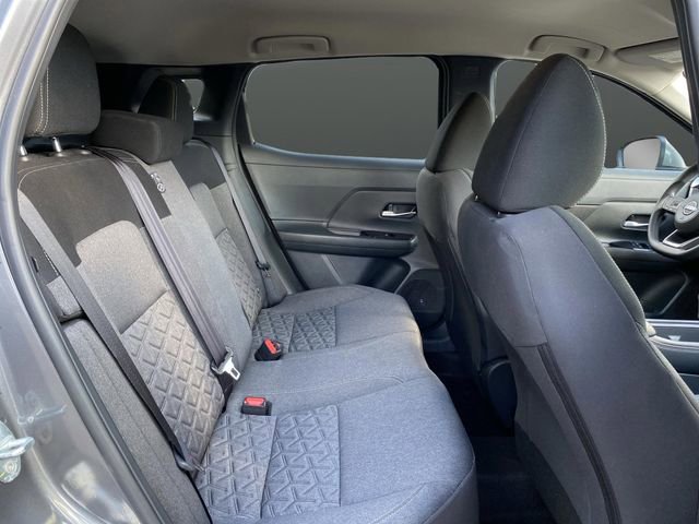 Used 2025 Nissan Kicks SV w/ Charging Package image 27