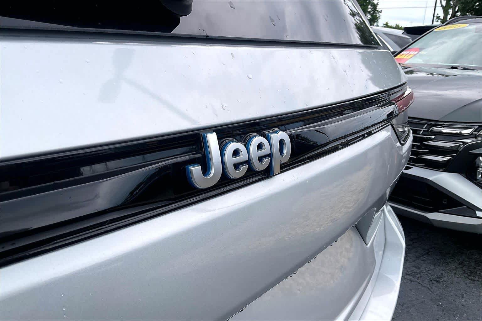 Used 2024 Jeep Grand Cherokee Limited 4xe AWD/4WD image 17