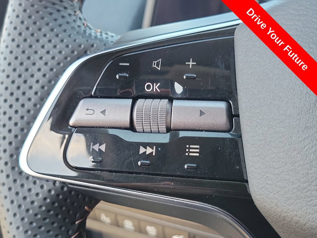 Used 2025 Nissan Ariya Platinum AWD/4WD image 5