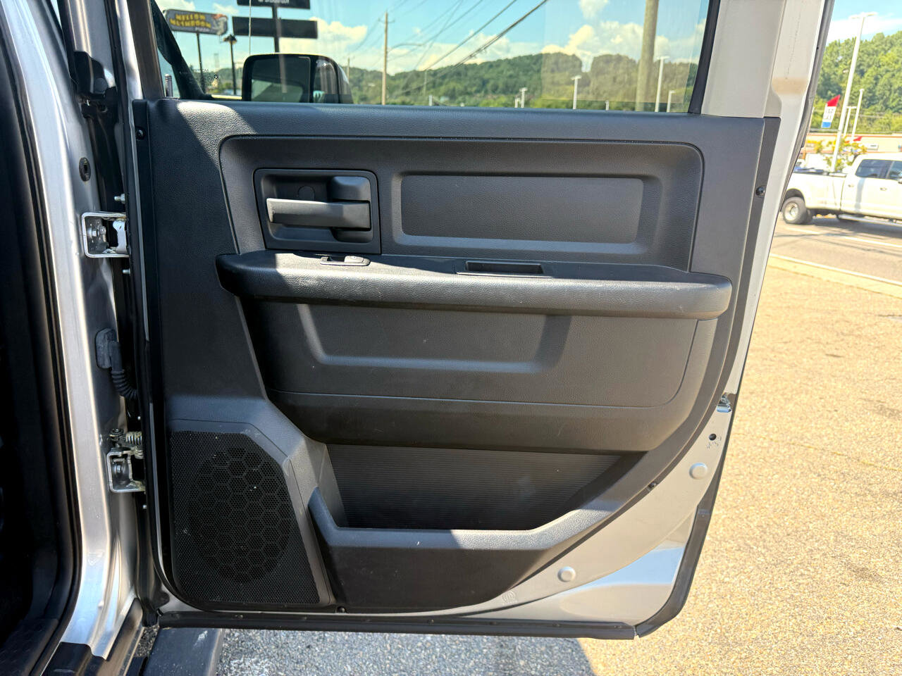 Used 2015 RAM 3500 Tradesman w/ Chrome Appearance Group image 23
