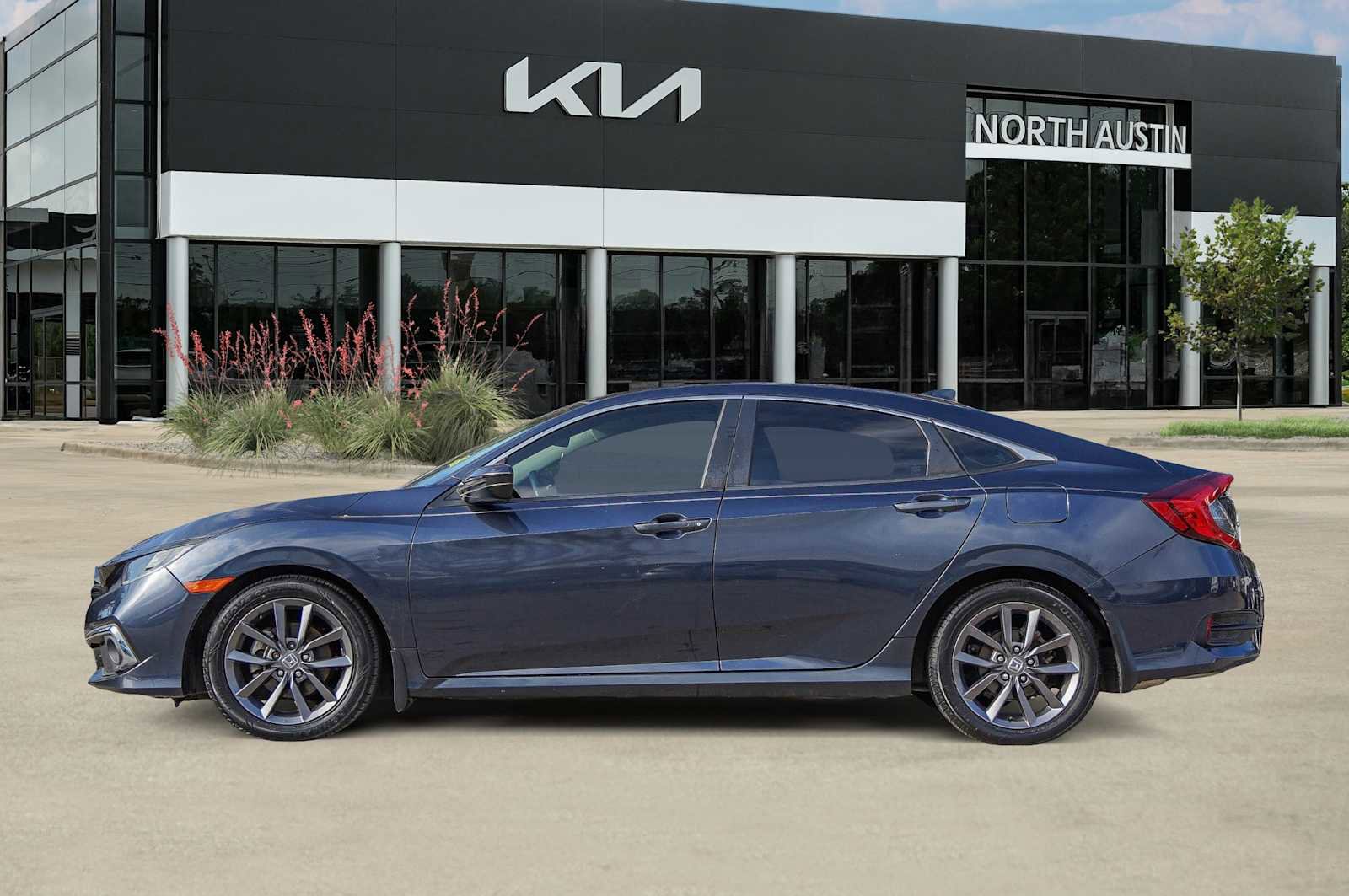 Used 2020 Honda Civic EX image 4