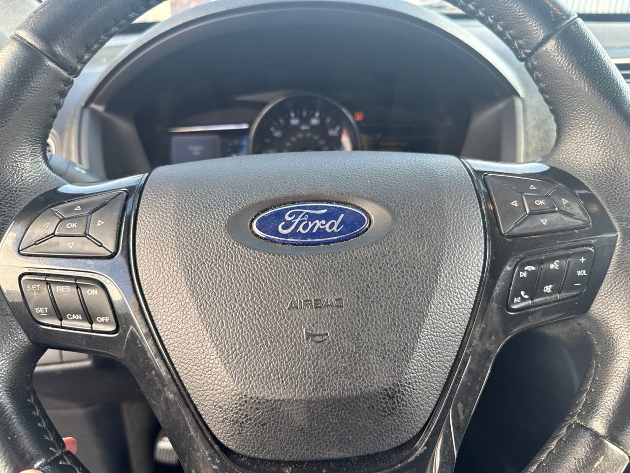 Used 2017 Ford Explorer XLT w/ Equipment Group 202A FWD image 12