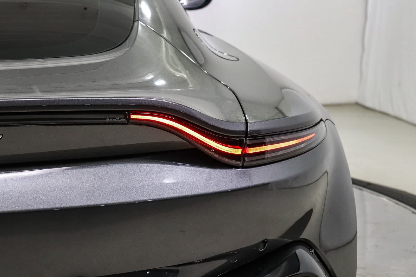 Used 2020 Aston Martin V8 Vantage Coupe RWD image 11