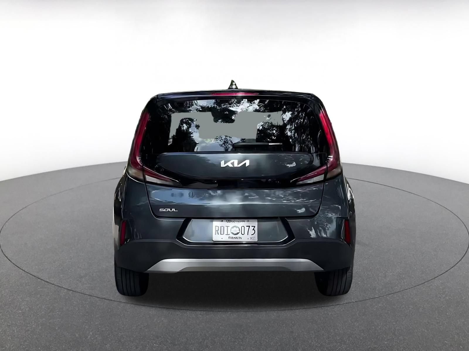 Used 2025 Kia Soul LX w/ LX Technology Package FWD image 12