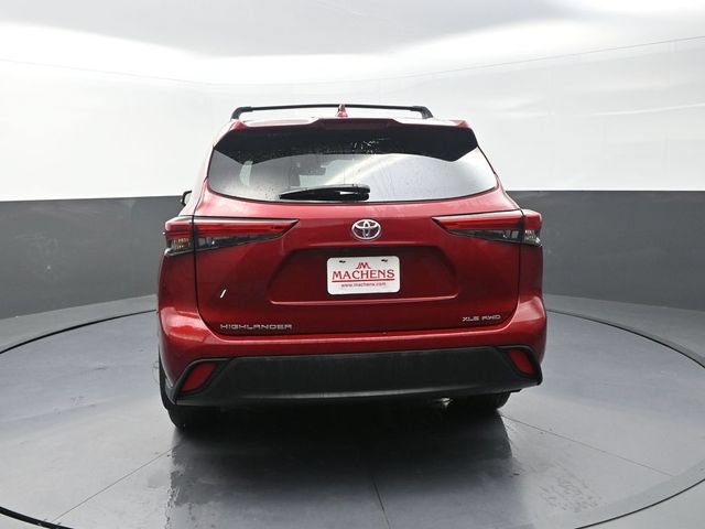 Used 2023 Toyota Highlander XLE AWD/4WD image 7