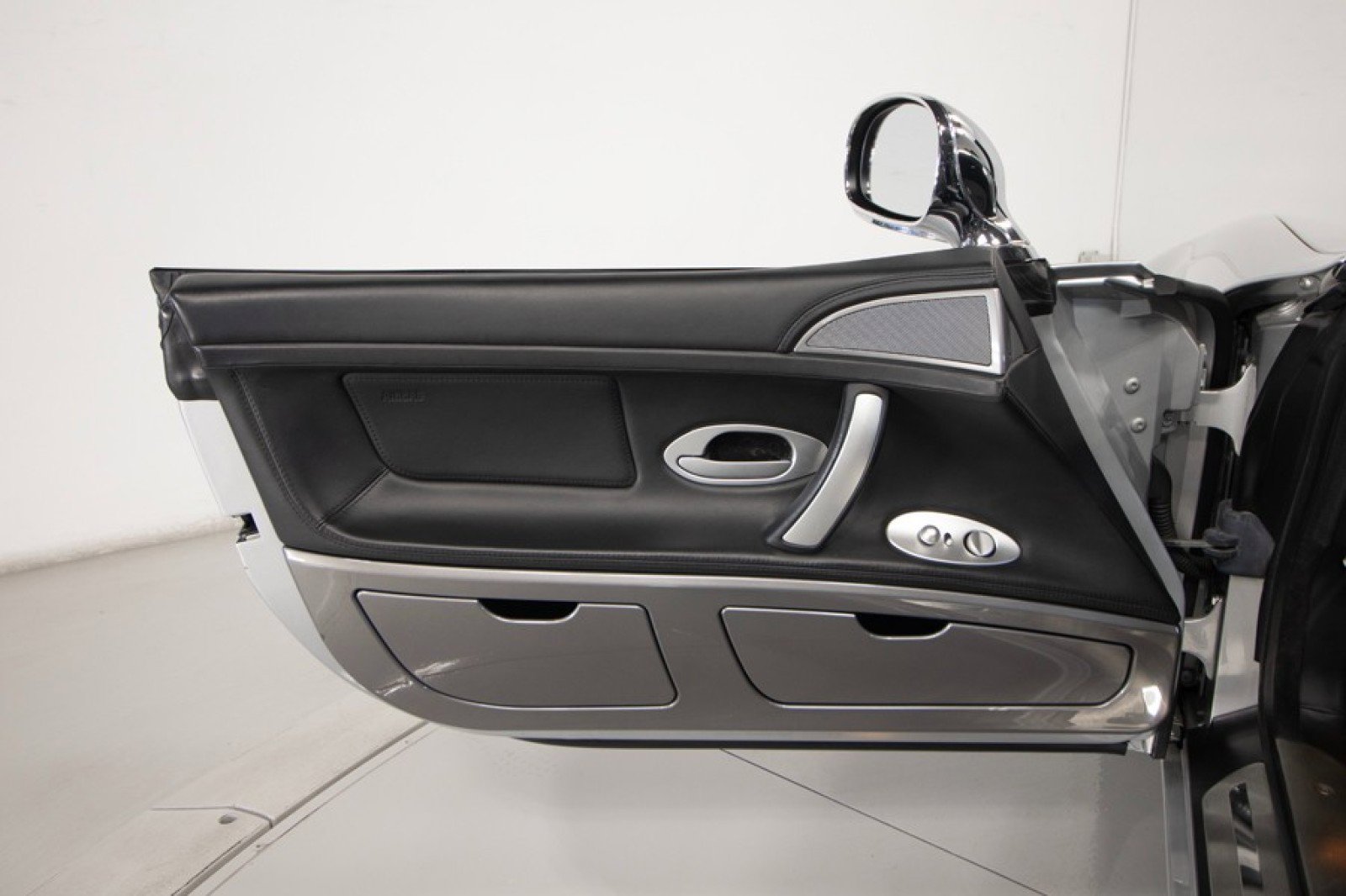 Used 2001 BMW Z8 image 62