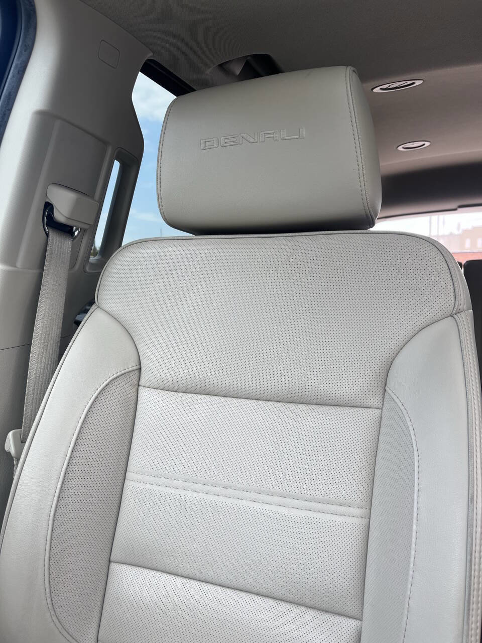 Used 2018 GMC Yukon Denali w/ Denali Ultimate Package image 29