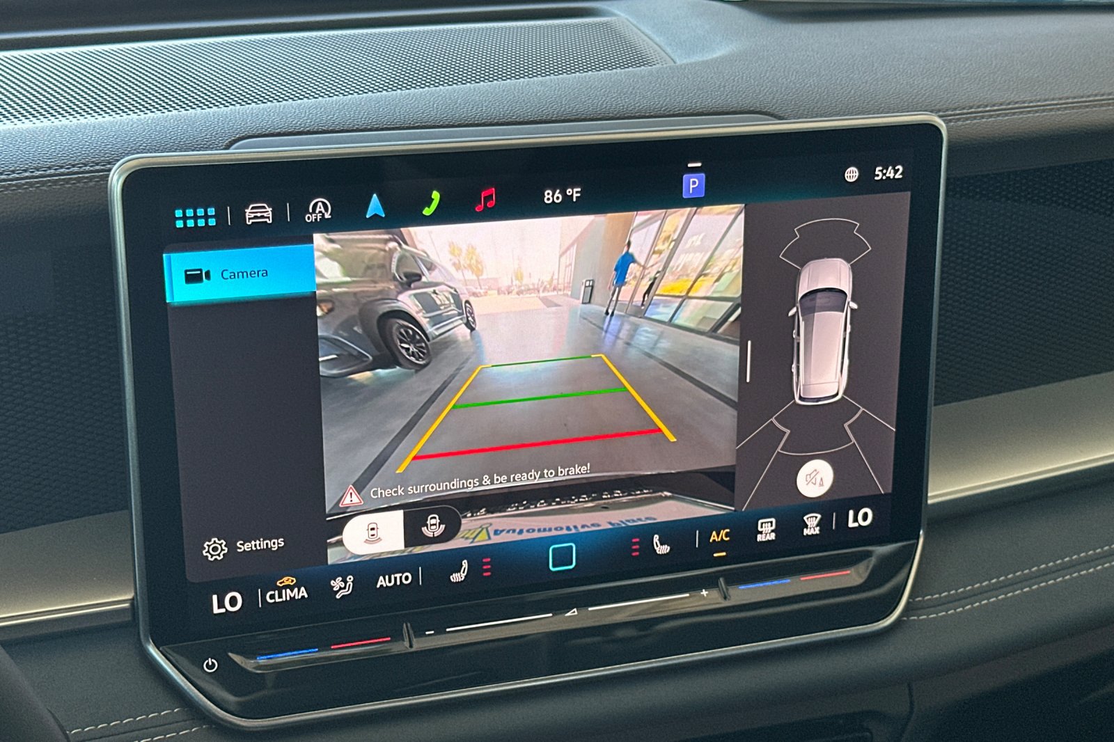 New 2025 Volkswagen Tiguan SE image 19