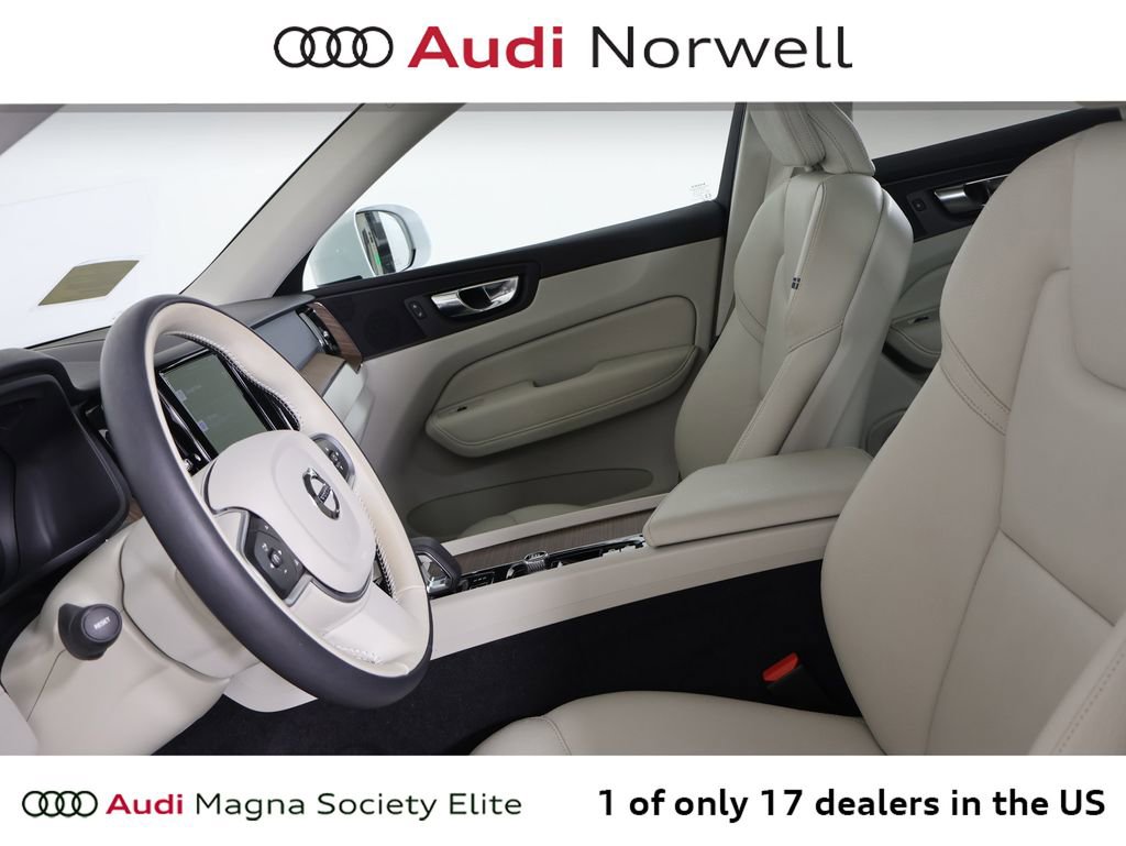 Used 2022 Volvo XC60 B5 Momentum w/ Climate Package image 19