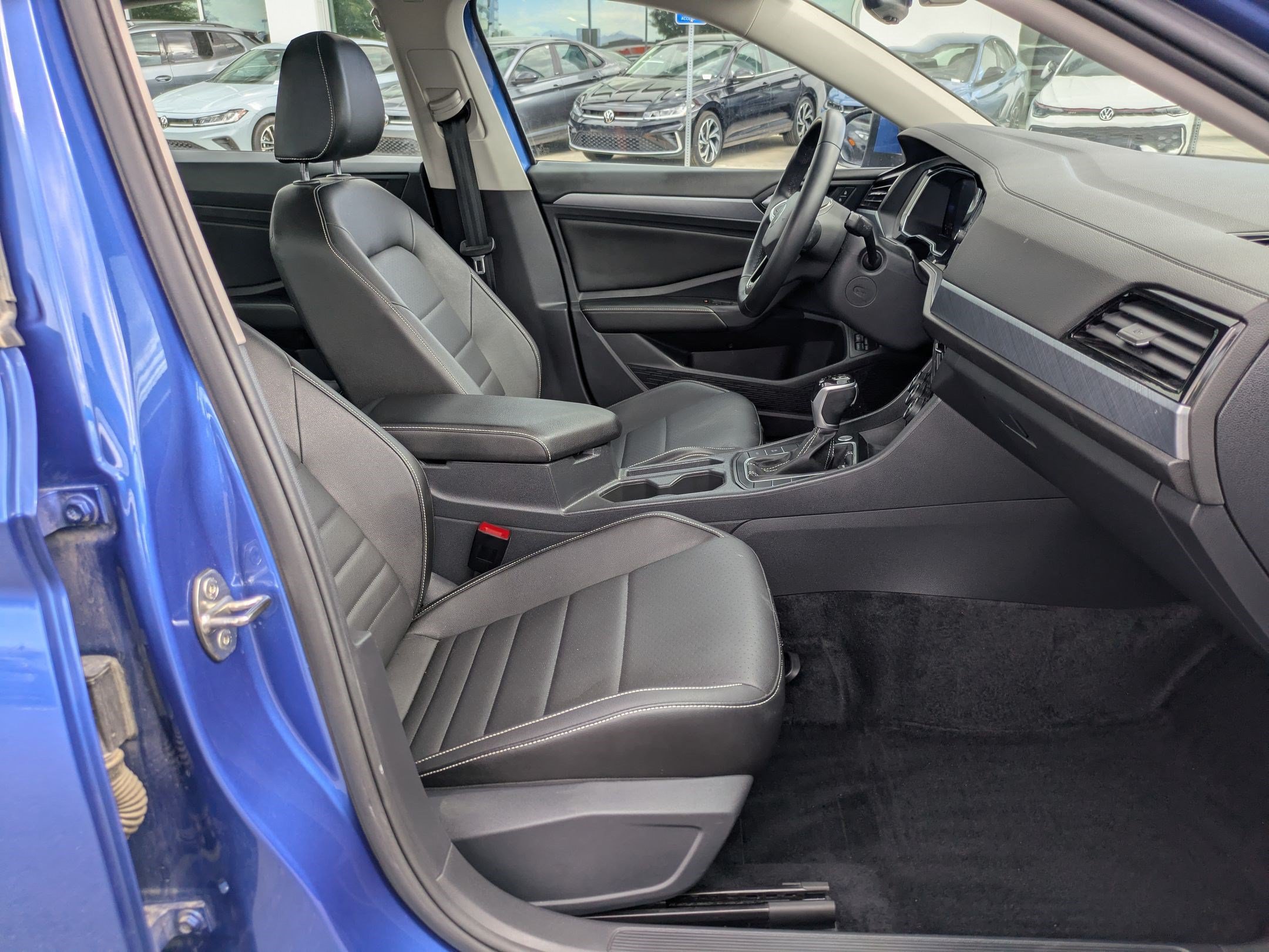 Used 2022 Volkswagen Jetta SE FWD image 33