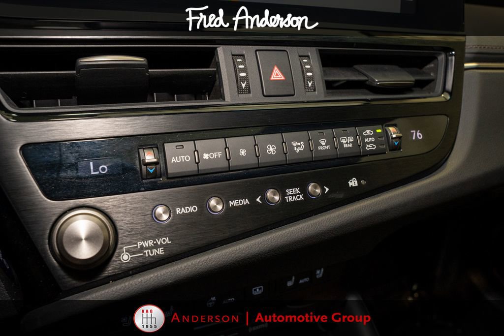 Used 2022 Lexus ES 300h Ultra Luxury w/ Accessory Package 2 FWD image 18