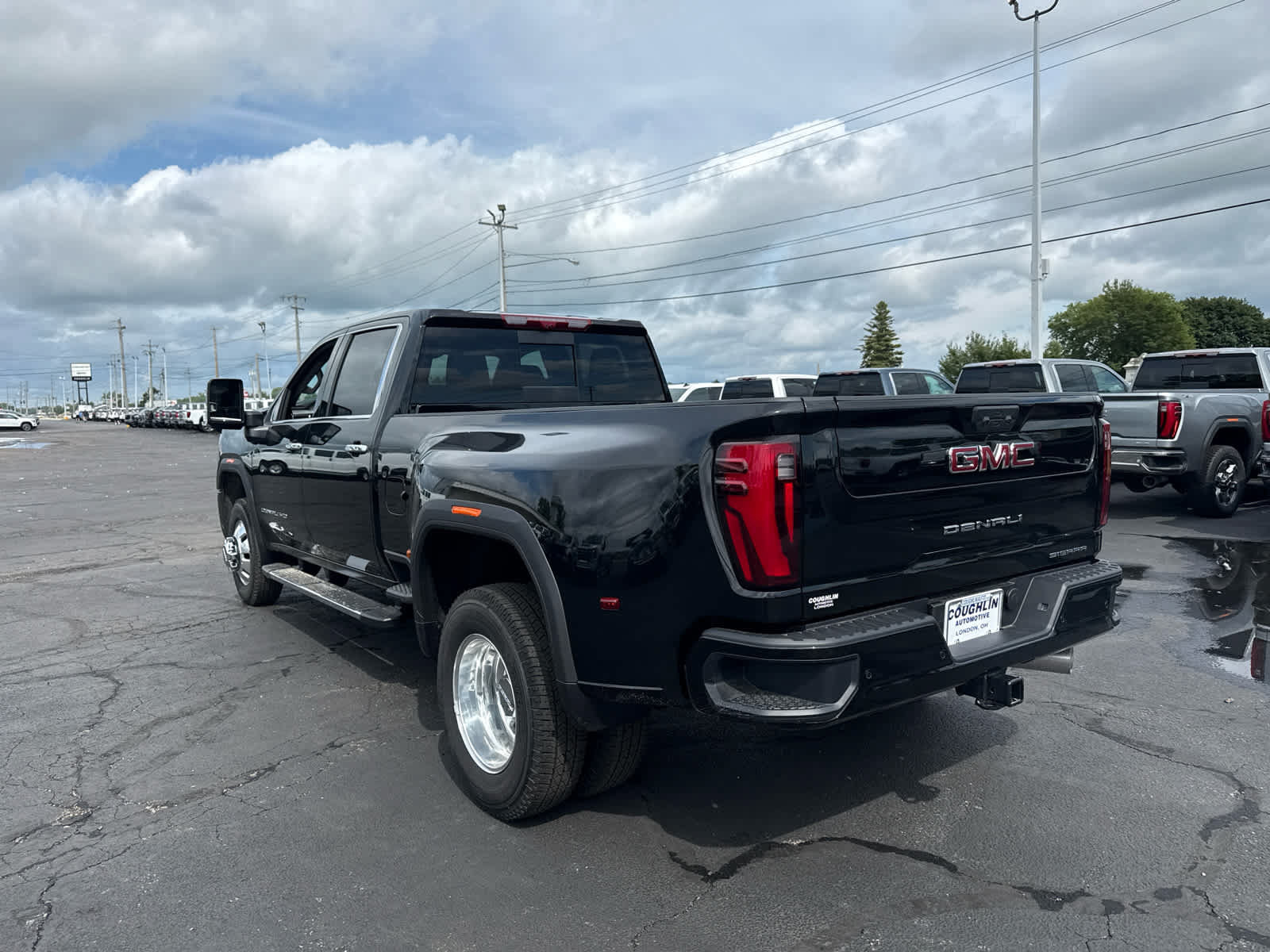 New 2026 GMC Sierra 3500 Denali w/ Technology Package AWD/4WD image 3