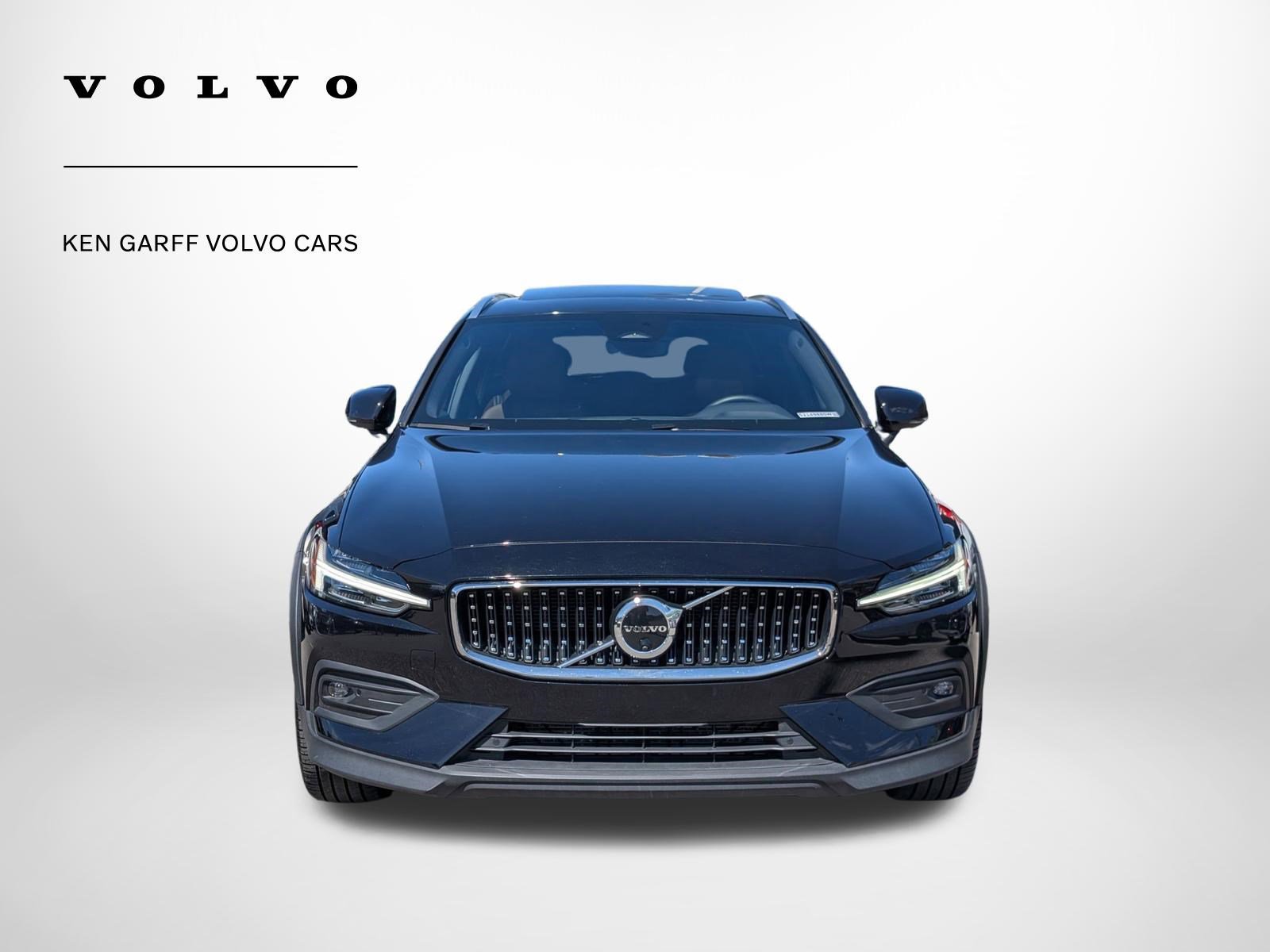 Used 2025 Volvo V60 B5 Cross Country Plus image 9