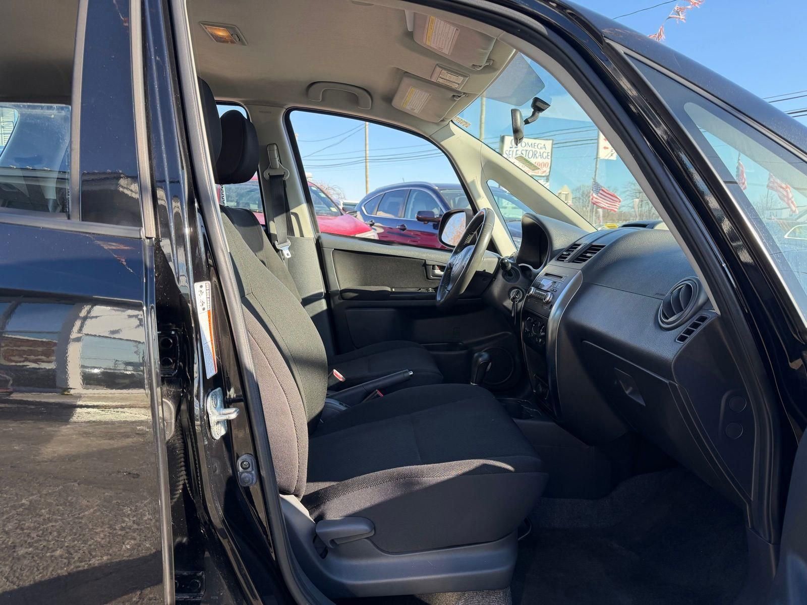 Used 2011 Suzuki SX4 AWD Hatchback image 13