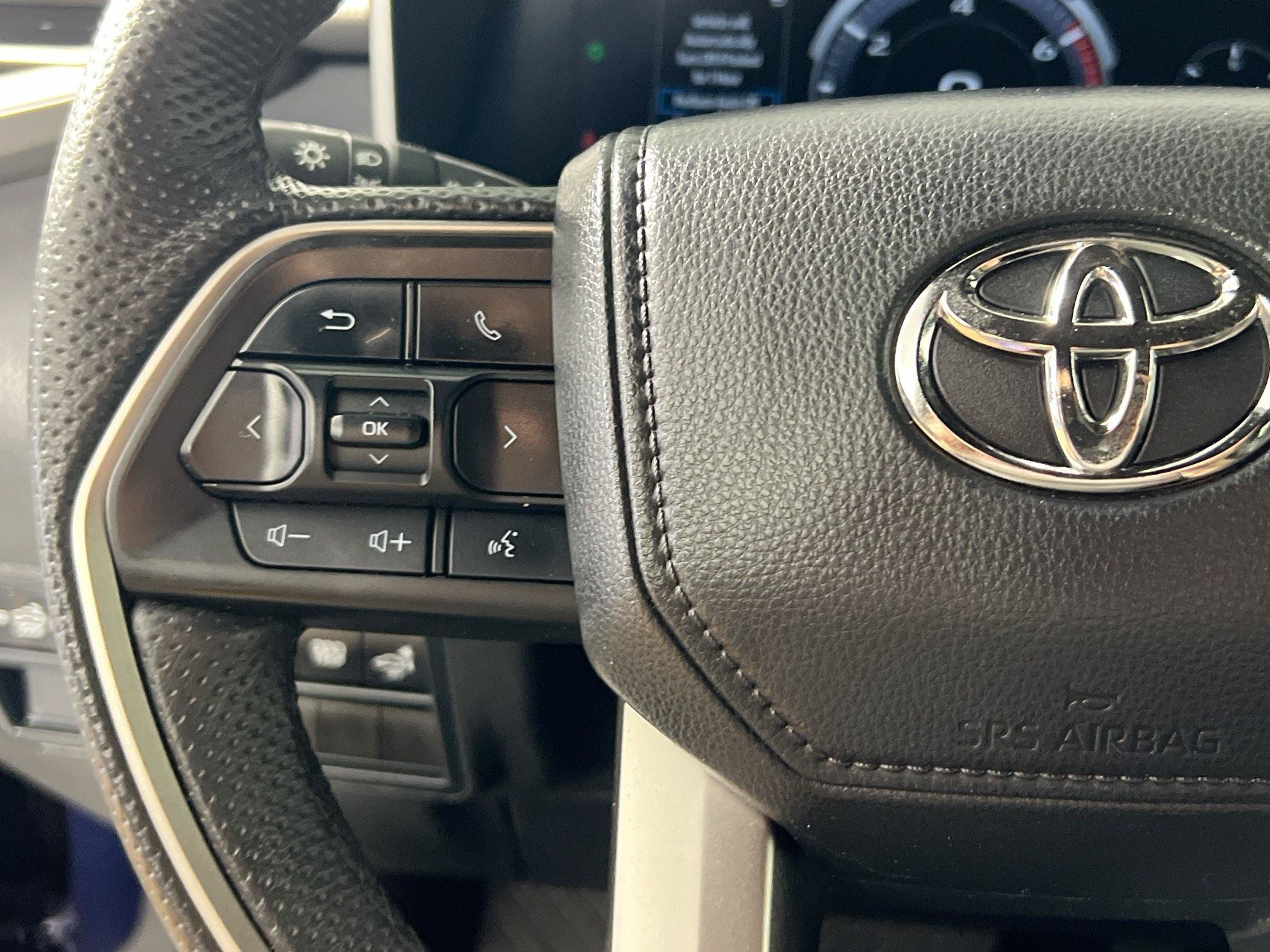 Used 2026 Toyota Tundra Limited AWD/4WD image 18