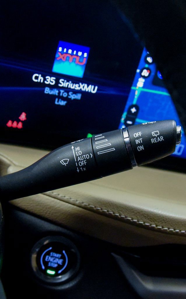 Used 2024 Cadillac XT4 Premium Luxury image 28