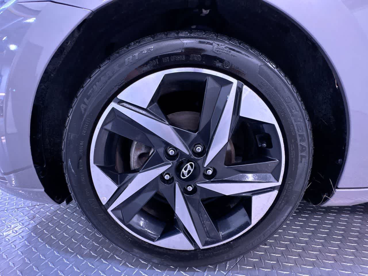 Used 2023 Hyundai Elantra SEL w/ Convenience Package FWD image 10