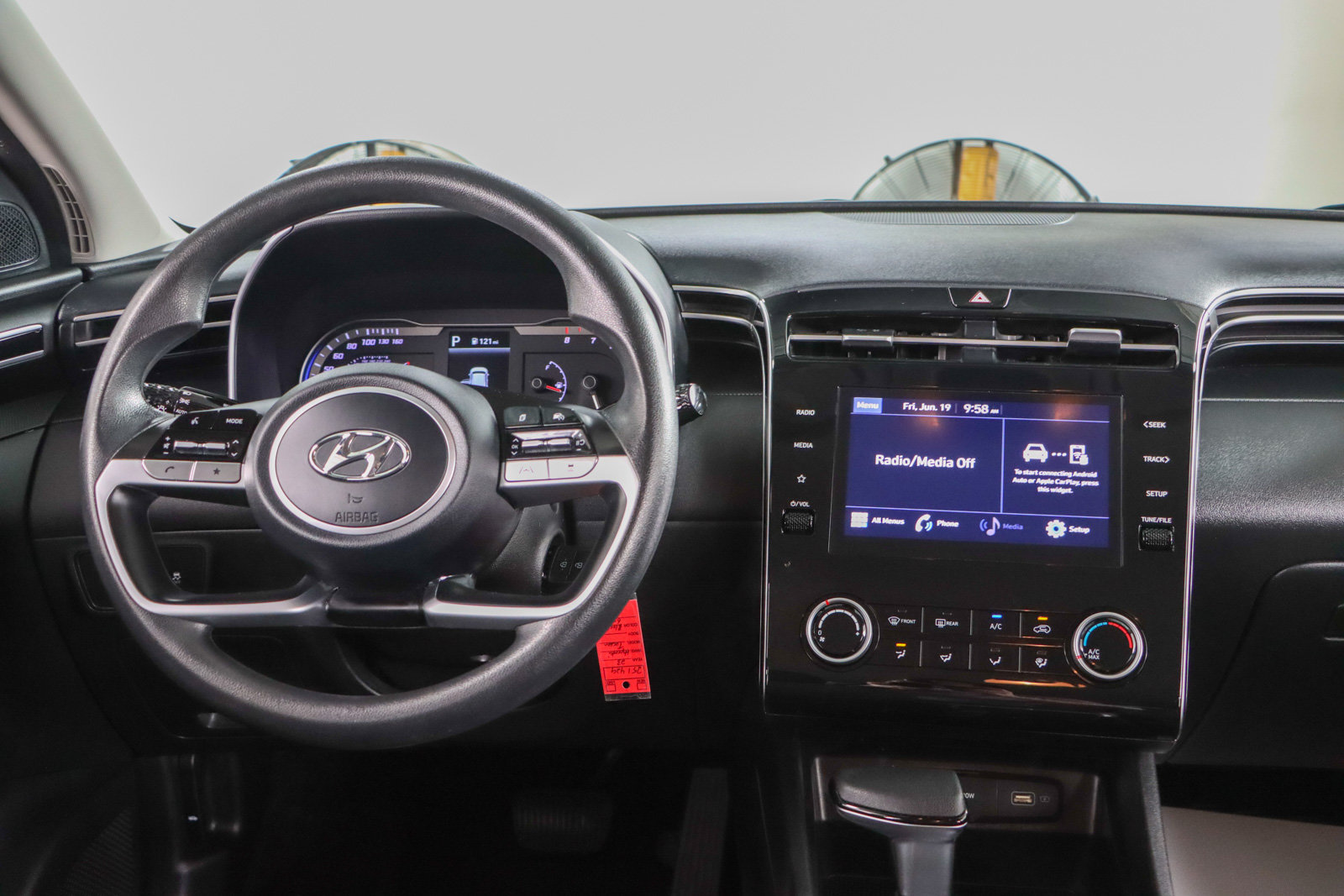 Used 2023 Hyundai Tucson SE FWD image 17