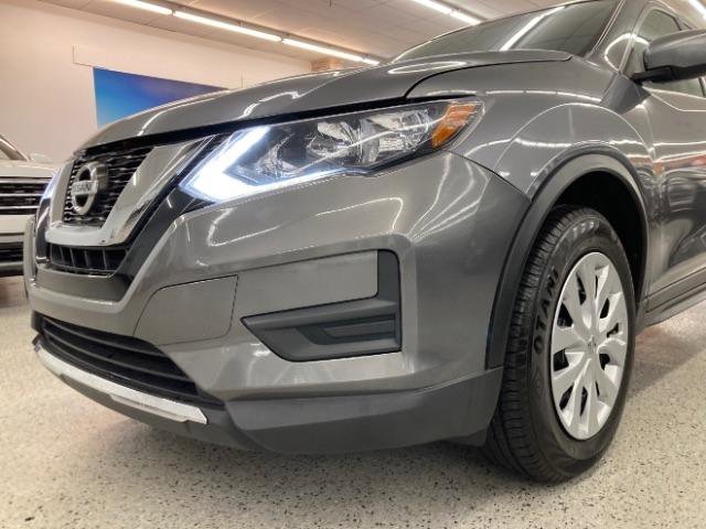 Used 2017 Nissan Rogue S image 37