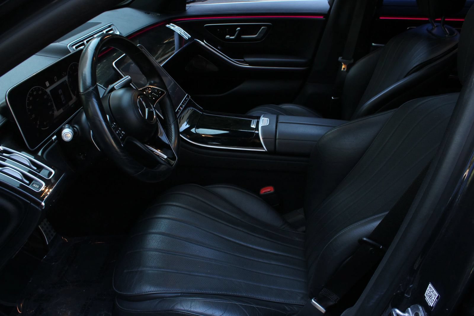 Used 2022 Mercedes-Benz S 580 4MATIC Sedan w/ AMG Line Package image 14