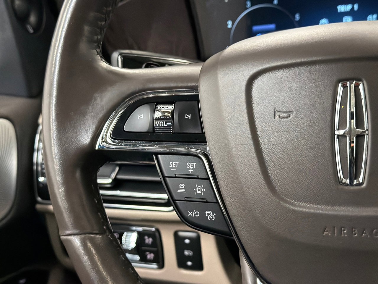 Used 2022 Lincoln Navigator Reserve image 27