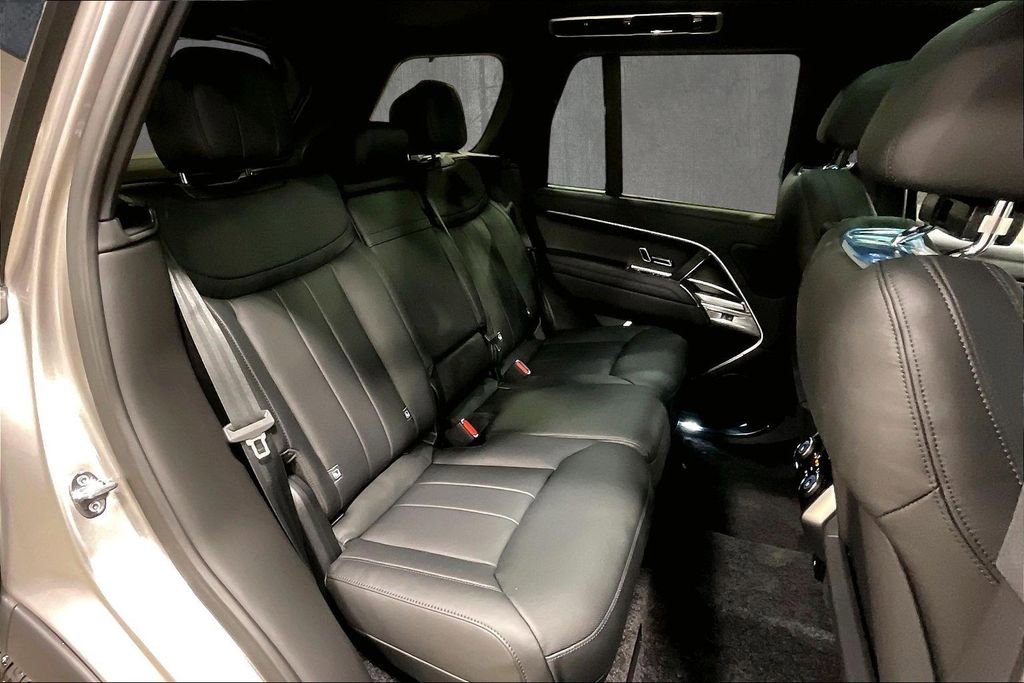New 2026 Land Rover Range Rover SE image 10