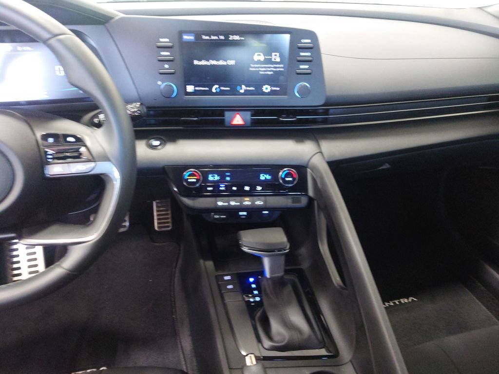 Used 2026 Hyundai Elantra Sport FWD image 18