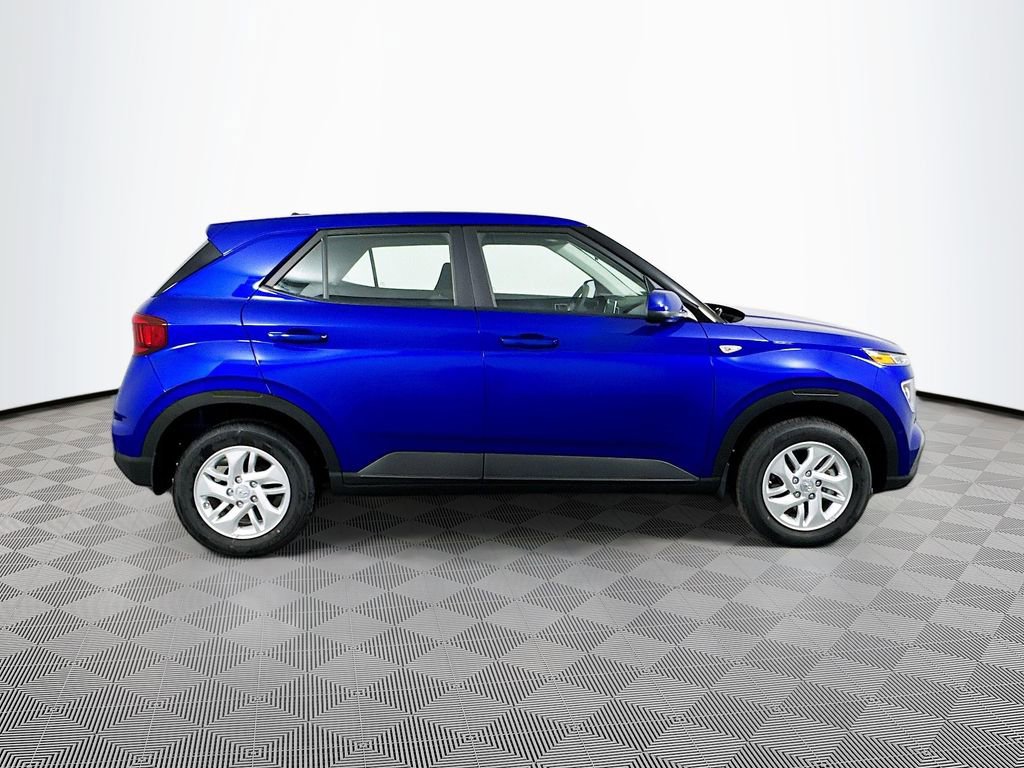 New 2026 Hyundai Venue SE image 3