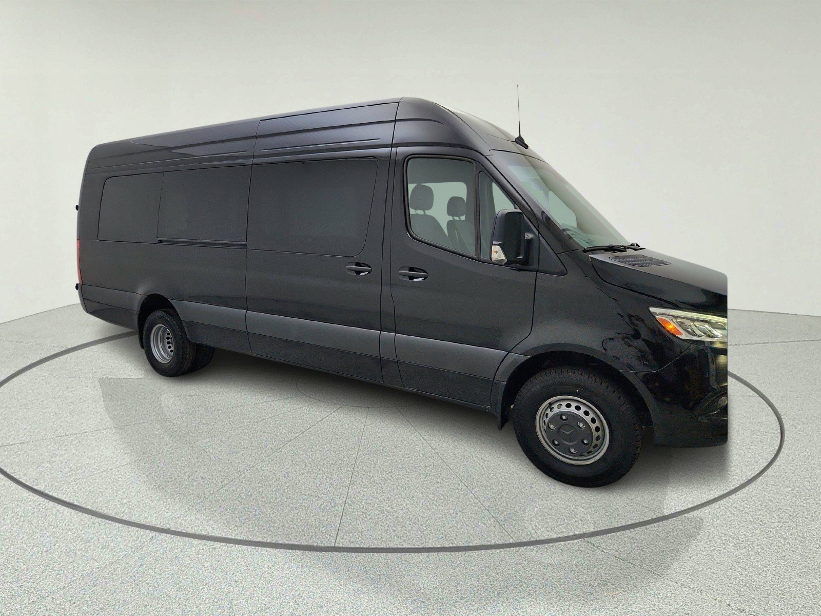 Used 2024 Mercedes-Benz Sprinter 3500 w/ Parking Package image 4