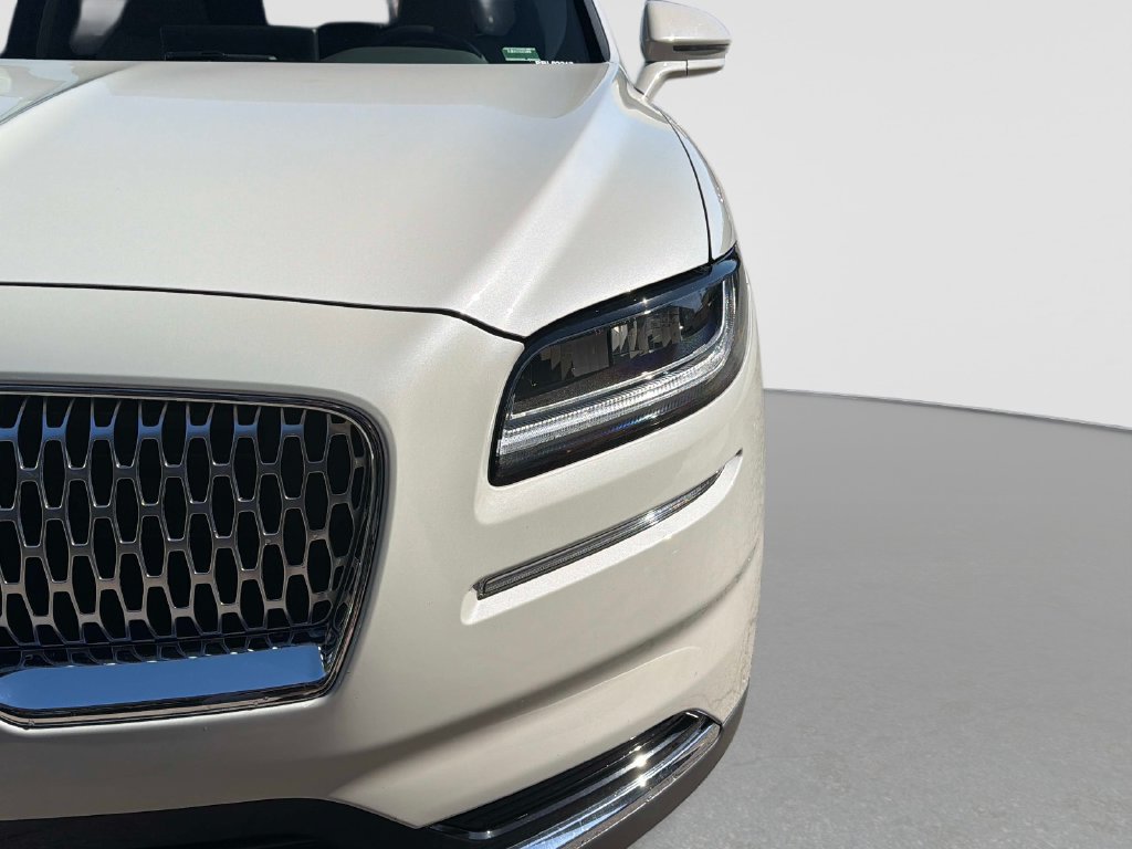 Used 2023 Lincoln Nautilus FWD w/ Premium Package image 11