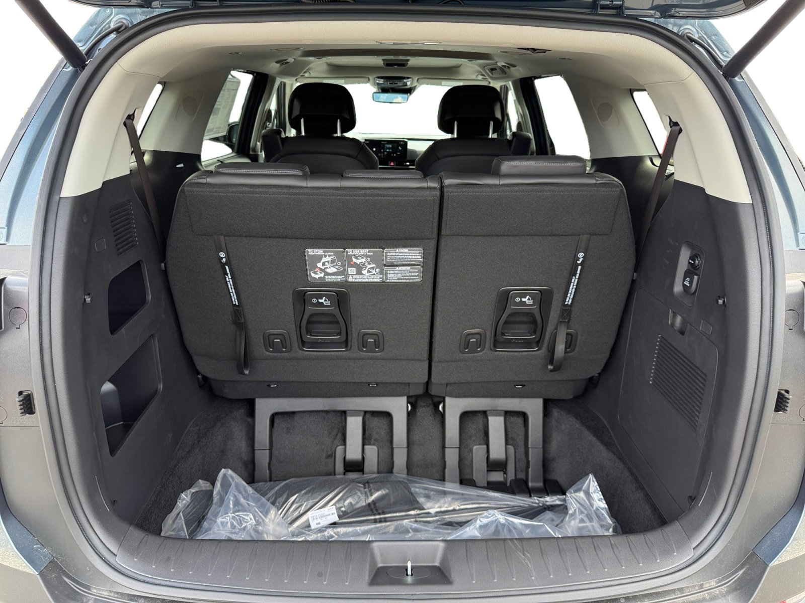New 2026 Kia Carnival SX Prestige FWD image 17