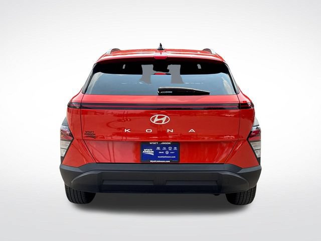 Used 2024 Hyundai Kona SEL w/ Convenience Package FWD image 4