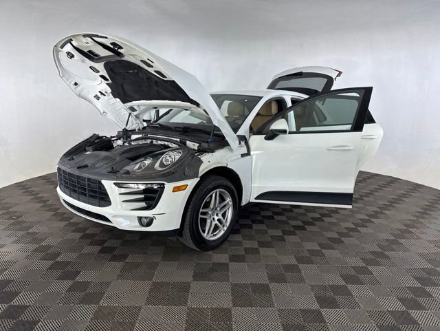 Used 2018 Porsche Macan AWD/4WD image 15