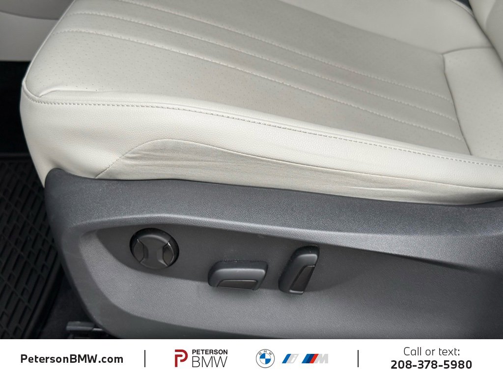 Used 2023 Volkswagen Tiguan SE R-Line image 12