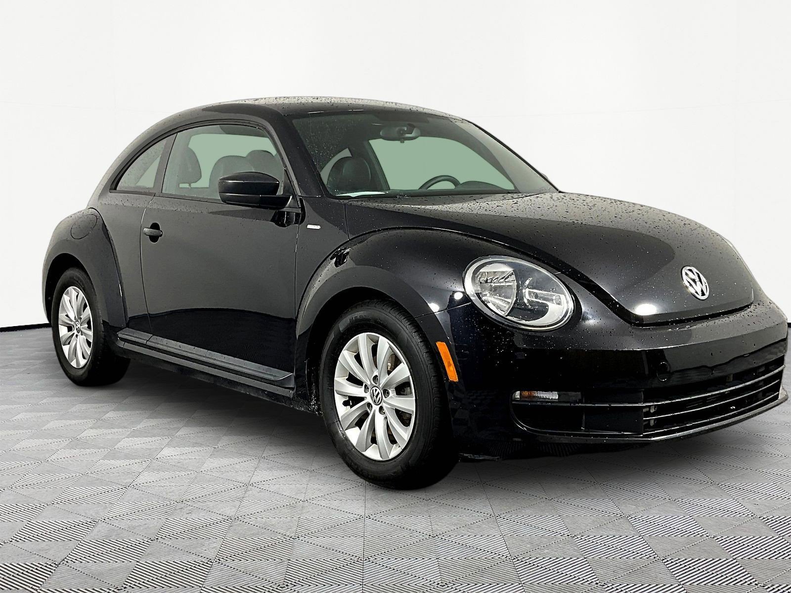 Used 2016 Volkswagen Beetle 1.8T Classic FWD image 3
