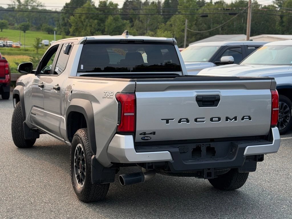 Used 2025 Toyota Tacoma TRD Off-Road AWD/4WD image 3