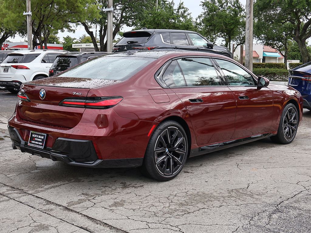 Used 2023 BMW 740i w/ Parking Assistance Package image 14