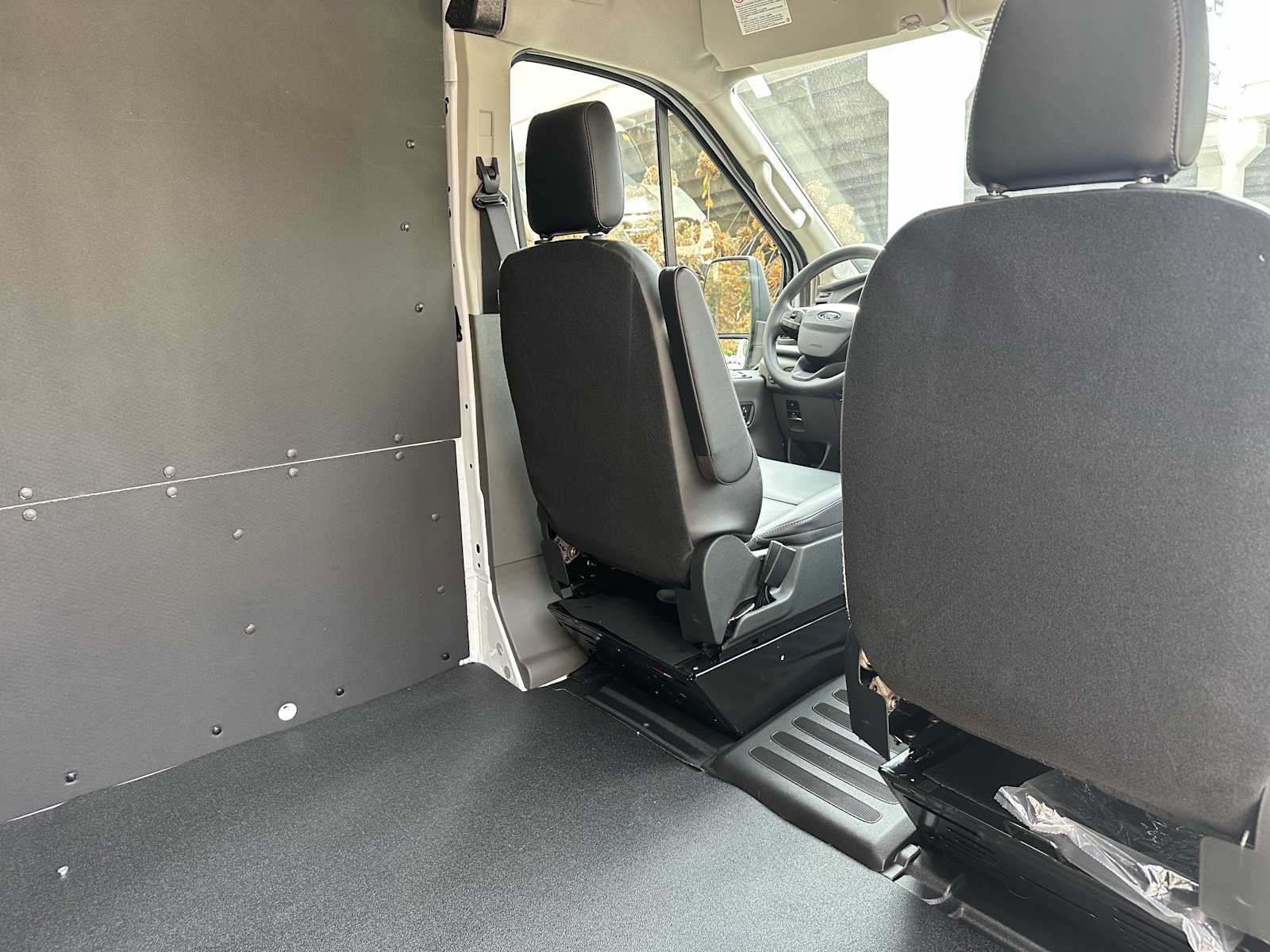 New 2026 Ford Transit 250 148 Medium Roof w/ Load Area Protection Package RWD image 15
